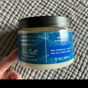 Bath and Body Works Sea Salt Therapy Scrub